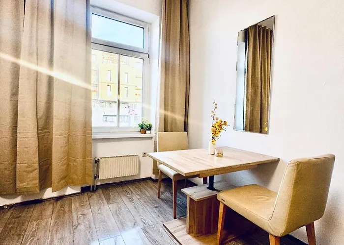 Cozy Private In 3br Near Fac Platz Apartment